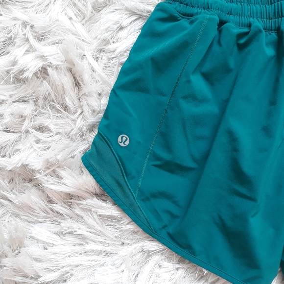 NWOT Lululemon Hotty Hot Shorts 4" Size 4 Tall - Teal Lagoon - Picture 9 of 14
